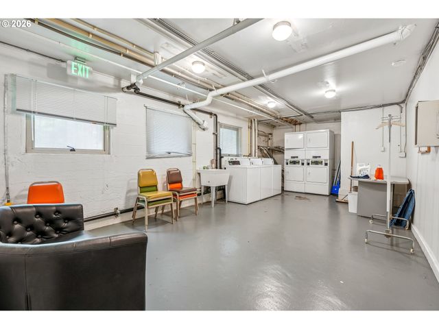 1529 Se HAWTHORNE Blvd 1, Portland, OR 97214