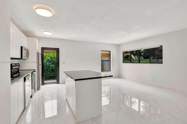 5731 NE 18th Avenue 1, Fort Lauderdale, FL 33334