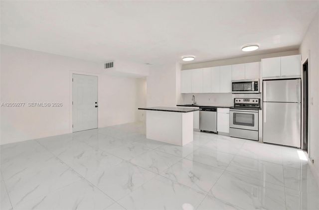 5731 NE 18th Avenue 1, Fort Lauderdale, FL 33334