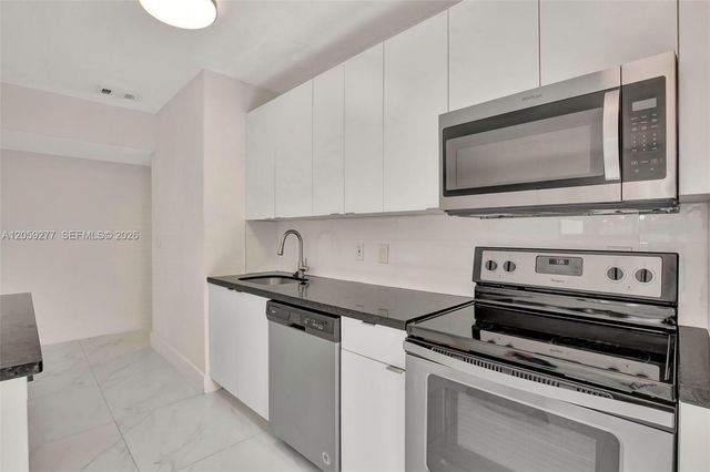 5731 NE 18th Avenue 1, Fort Lauderdale, FL 33334