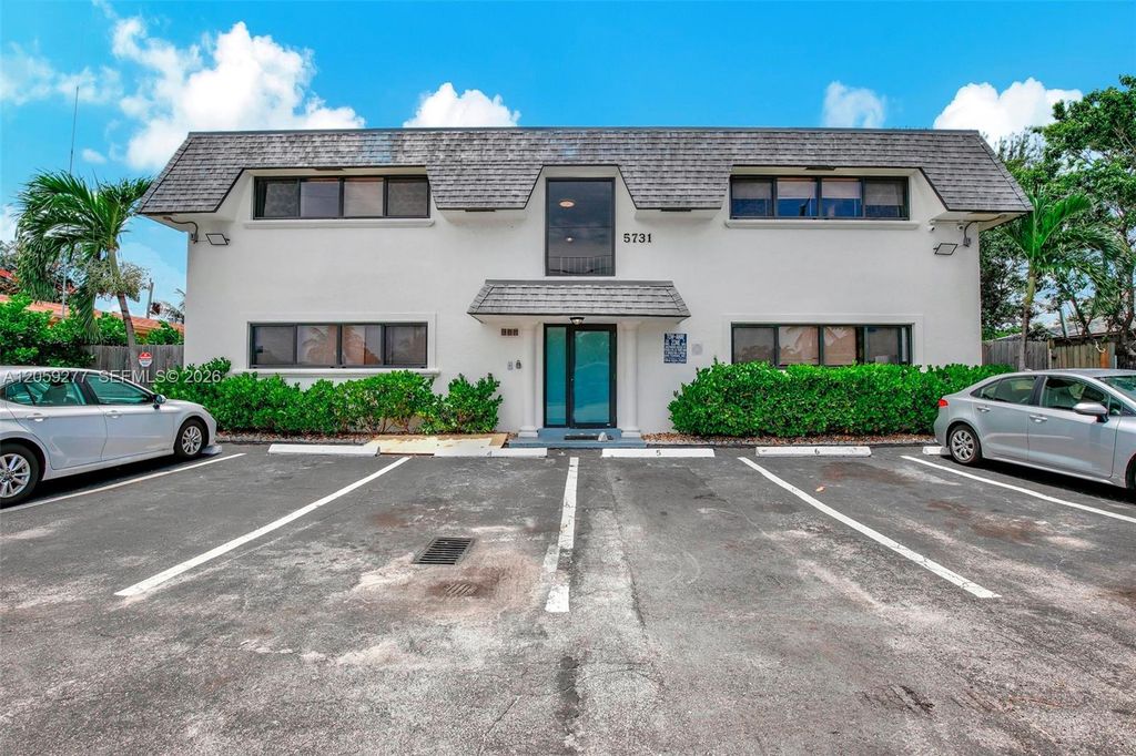 5731 NE 18th Avenue 1, Fort Lauderdale, FL 33334