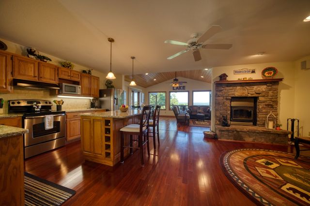 2466 Mundell, Eureka Springs, AR 72631