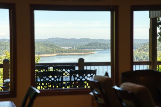 2466 Mundell, Eureka Springs, AR 72631