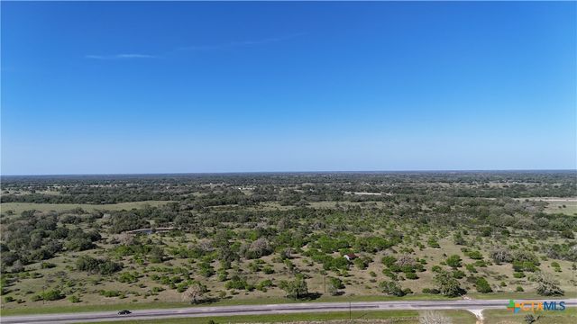 11610 E State Hwy 111, Yoakum, TX 77995