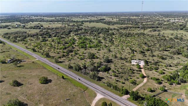 11610 E State Hwy 111, Yoakum, TX 77995