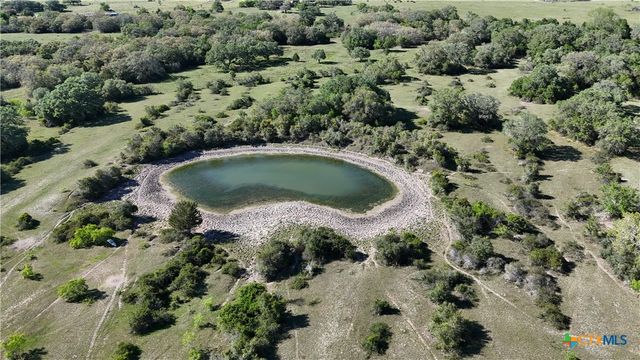11610 E State Hwy 111, Yoakum, TX 77995