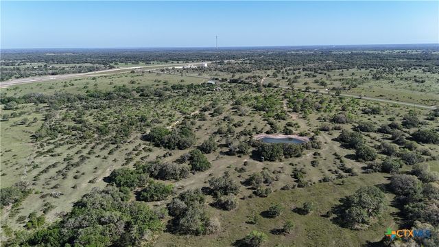 11610 E State Hwy 111, Yoakum, TX 77995