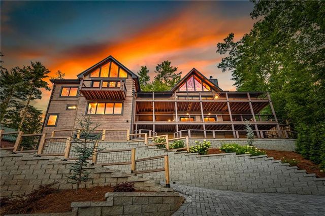73 Tall Timber Lane, Blue Ridge, GA 30513