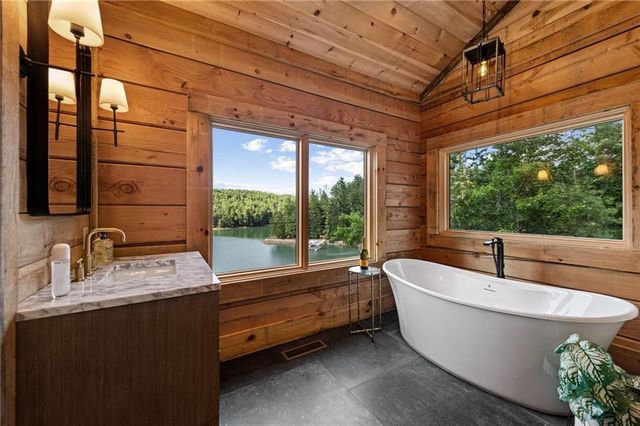 73 Tall Timber Lane, Blue Ridge, GA 30513
