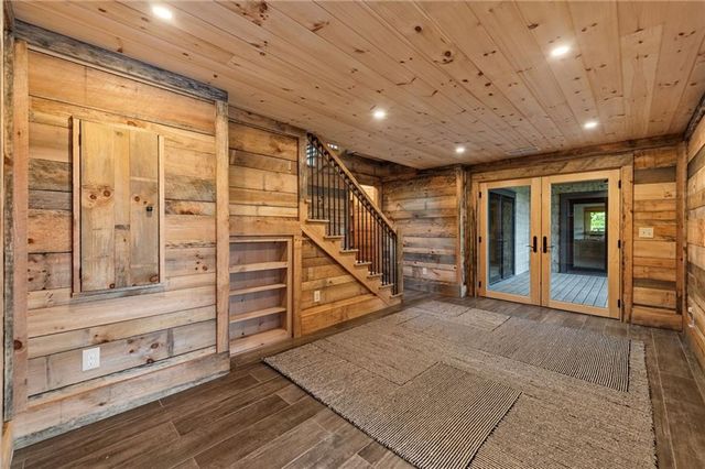 73 Tall Timber Lane, Blue Ridge, GA 30513