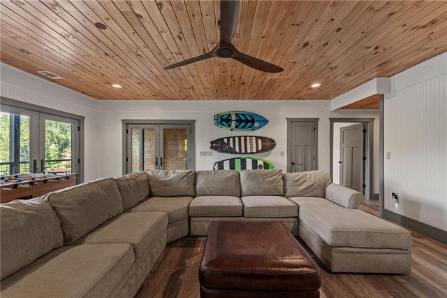 73 Tall Timber Lane, Blue Ridge, GA 30513