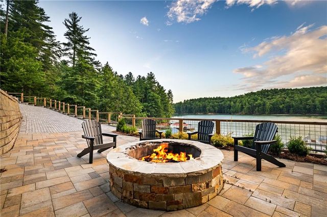 73 Tall Timber Lane, Blue Ridge, GA 30513