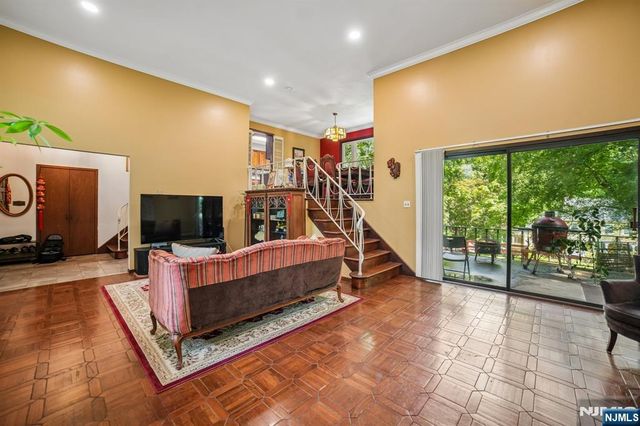 249 Knickerbocker Road, Englewood, NJ 07631