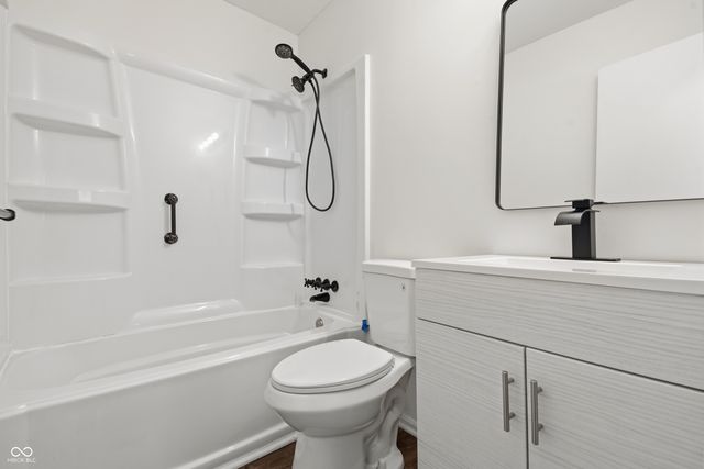 221 Fisher Court, Indianapolis, IN 46241