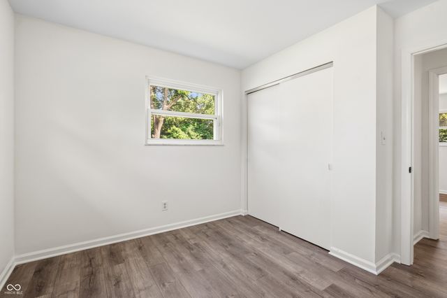221 Fisher Court, Indianapolis, IN 46241