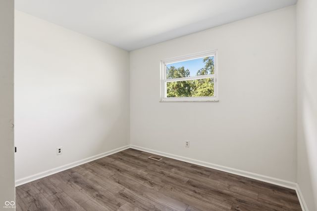 221 Fisher Court, Indianapolis, IN 46241