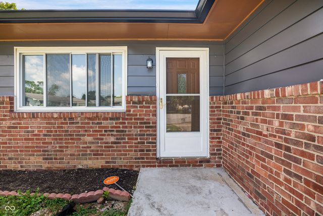 221 Fisher Court, Indianapolis, IN 46241