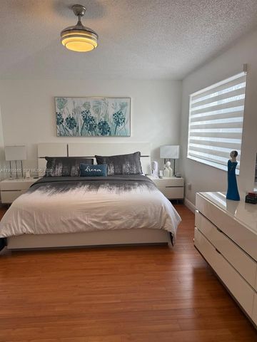 16418 SW 72nd Ter ., Miami, FL 33193