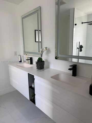 16418 SW 72nd Ter ., Miami, FL 33193