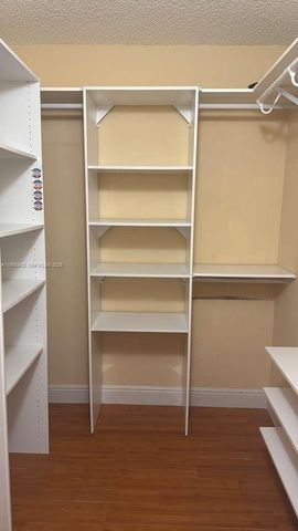 16418 SW 72nd Ter ., Miami, FL 33193