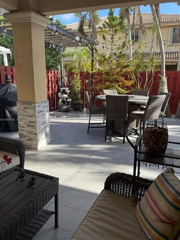 16418 SW 72nd Ter ., Miami, FL 33193