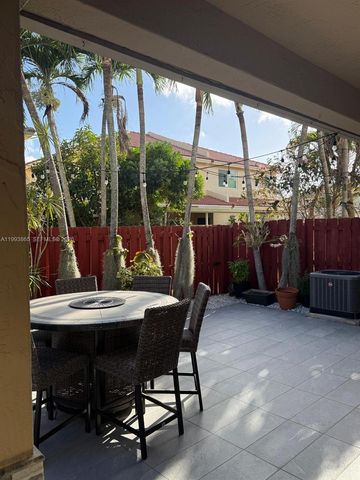 16418 SW 72nd Ter ., Miami, FL 33193