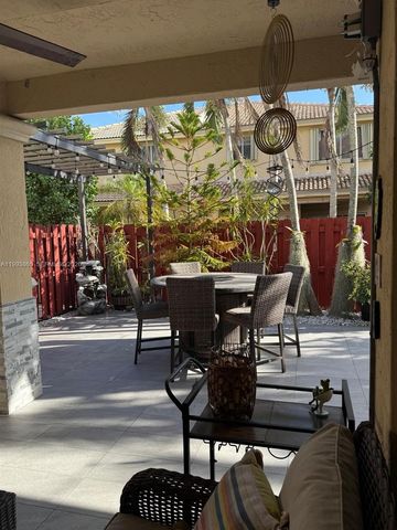 16418 SW 72nd Ter ., Miami, FL 33193