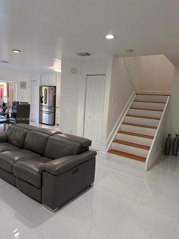 16418 SW 72nd Ter ., Miami, FL 33193