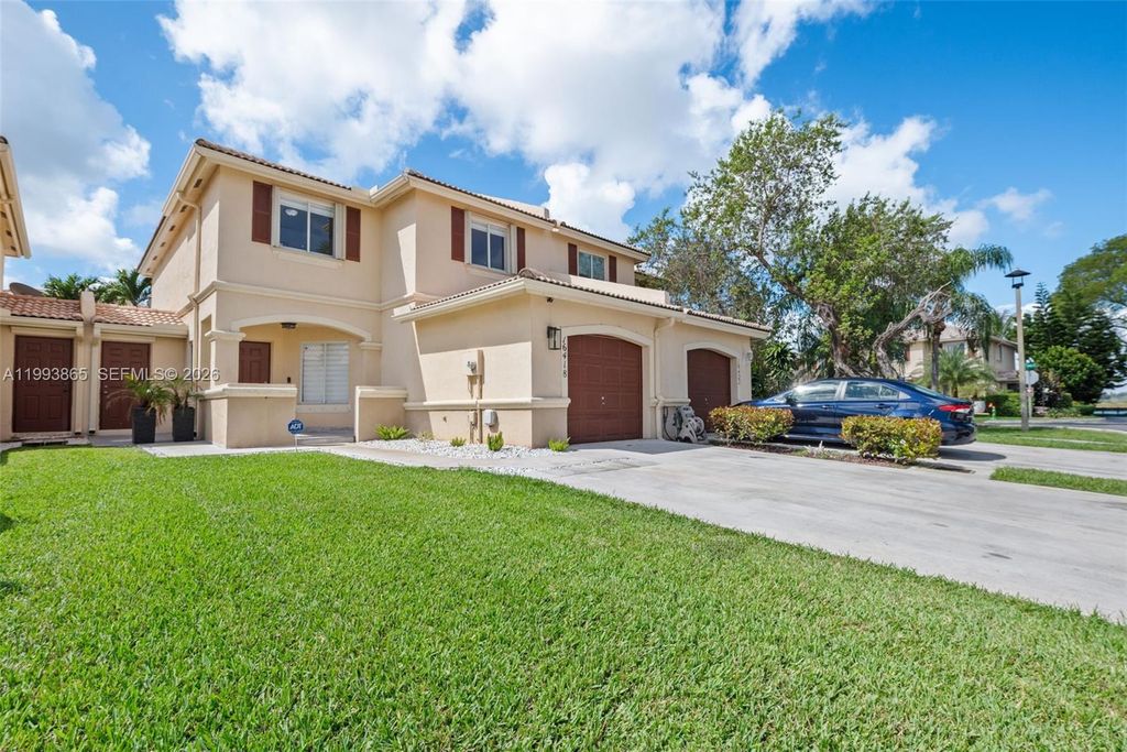 16418 SW 72nd Ter ., Miami, FL 33193