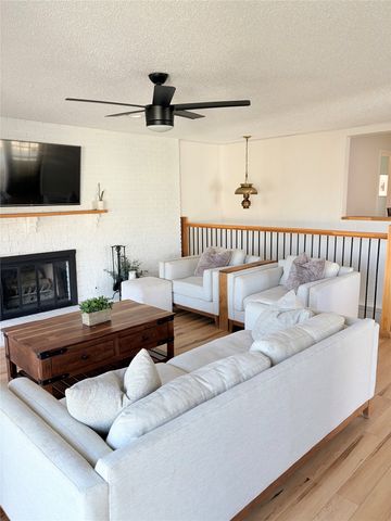 2718 E Tiffin Avenue, Des Moines, IA 50317