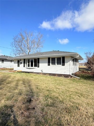 2718 E Tiffin Avenue, Des Moines, IA 50317