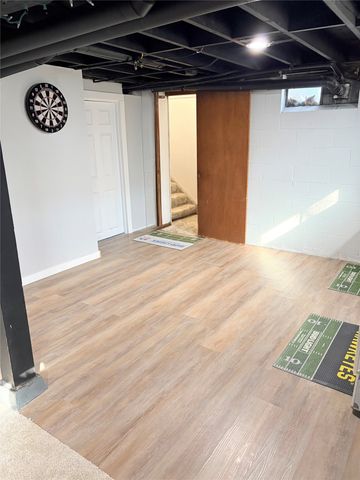 2718 E Tiffin Avenue, Des Moines, IA 50317