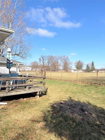 2718 E Tiffin Avenue, Des Moines, IA 50317