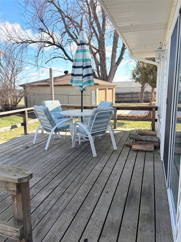 2718 E Tiffin Avenue, Des Moines, IA 50317