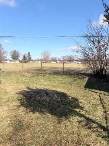 2718 E Tiffin Avenue, Des Moines, IA 50317