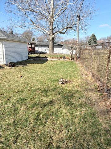 2718 E Tiffin Avenue, Des Moines, IA 50317