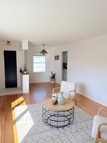 2718 E Tiffin Avenue, Des Moines, IA 50317