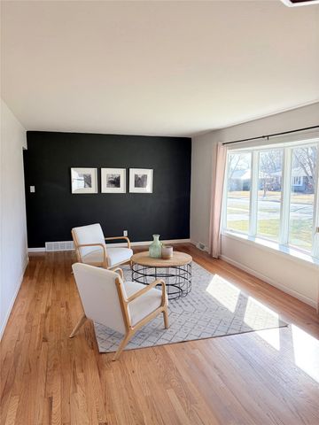 2718 E Tiffin Avenue, Des Moines, IA 50317