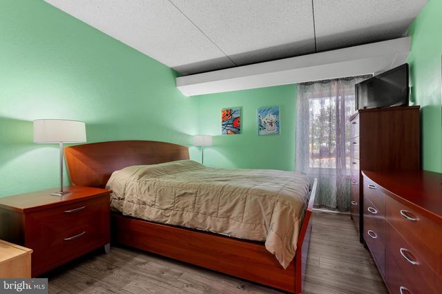 75 S REYNOLDS ST #101, Alexandria, VA 22304