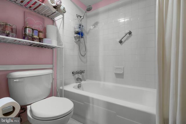 75 S REYNOLDS ST #101, Alexandria, VA 22304