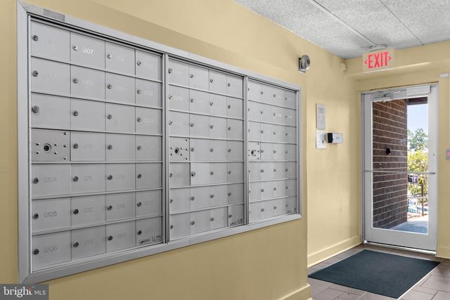 75 S REYNOLDS ST #101, Alexandria, VA 22304