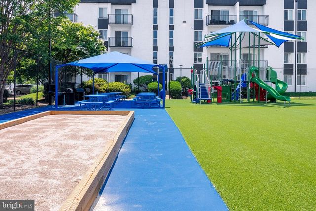 75 S REYNOLDS ST #101, Alexandria, VA 22304