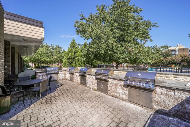 75 S REYNOLDS ST #101, Alexandria, VA 22304