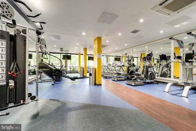 75 S REYNOLDS ST #101, Alexandria, VA 22304