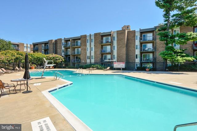 75 S REYNOLDS ST #101, Alexandria, VA 22304