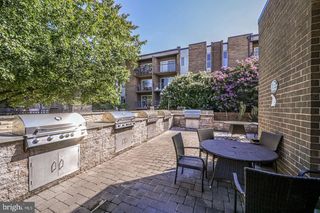 75 S REYNOLDS ST #101, Alexandria, VA 22304