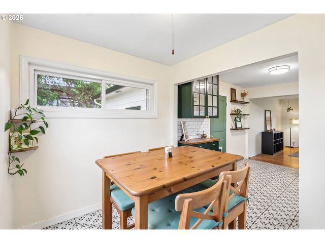 6038 Se 124TH Ave, Portland, OR 97236