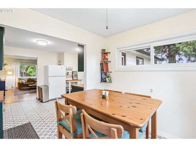 6038 Se 124TH Ave, Portland, OR 97236