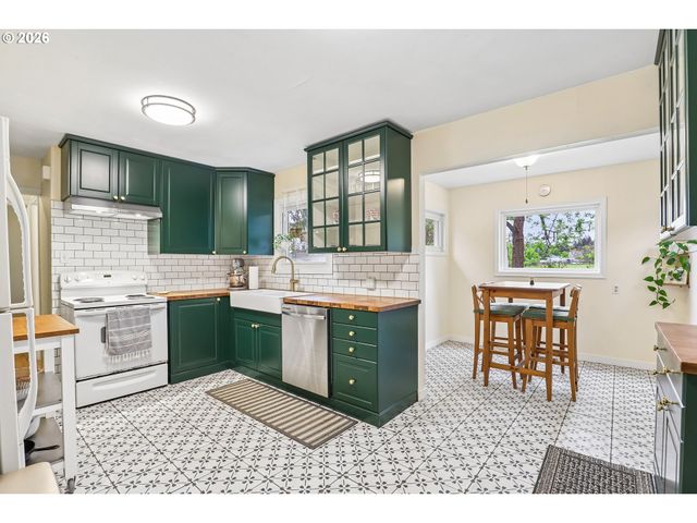 6038 Se 124TH Ave, Portland, OR 97236