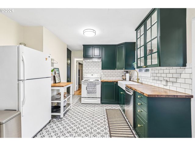 6038 Se 124TH Ave, Portland, OR 97236